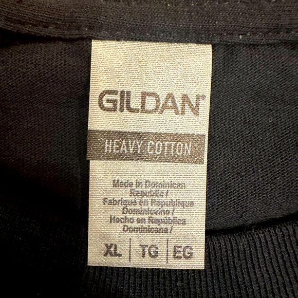 VANDERBILT MENS “DYNAMITE” SHORT SLEEVE BLACK AND GOLD GILDAN TSHIRT SIZE XL - Picture 2 of 4